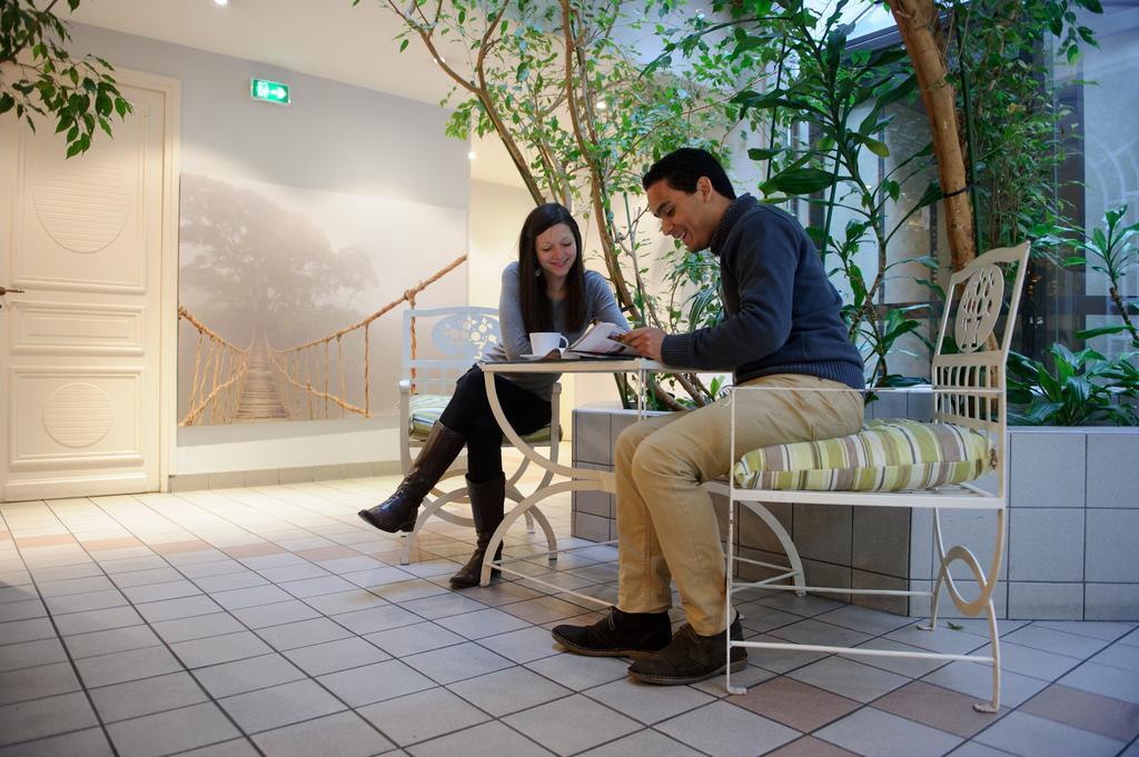Le Grand Hotel Saint-Quentin  Bagian luar foto