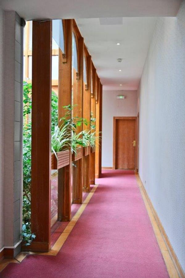 Le Grand Hotel Saint-Quentin  Bagian luar foto