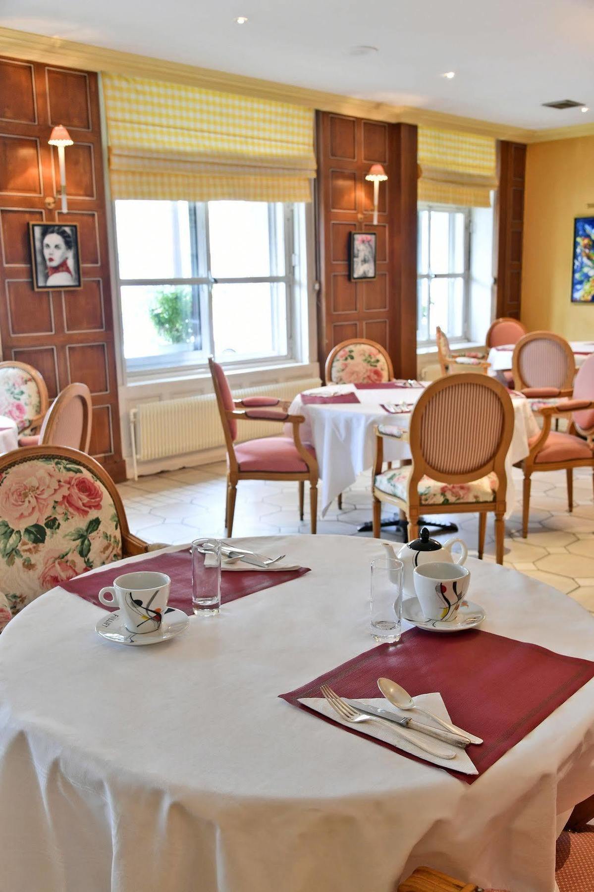 Le Grand Hotel Saint-Quentin  Bagian luar foto