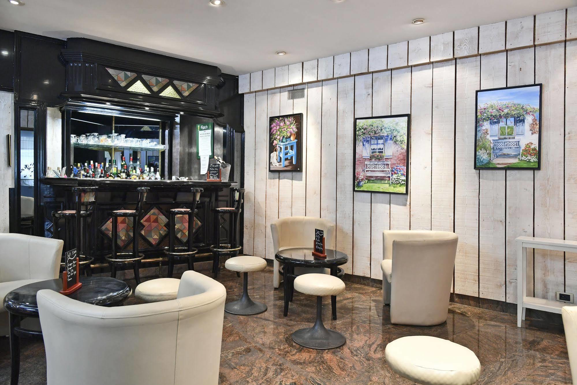Le Grand Hotel Saint-Quentin  Bagian luar foto