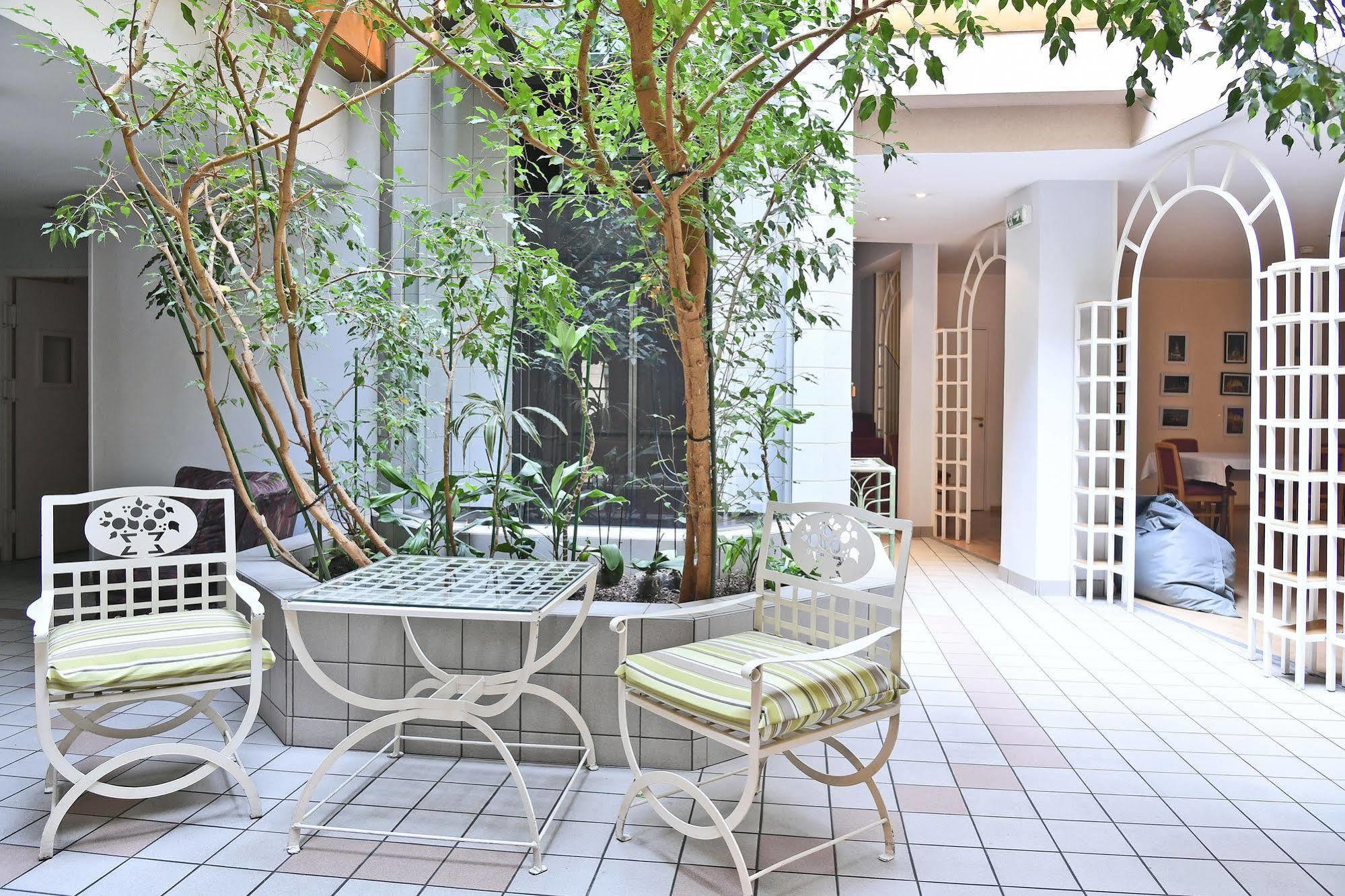 Le Grand Hotel Saint-Quentin  Bagian luar foto