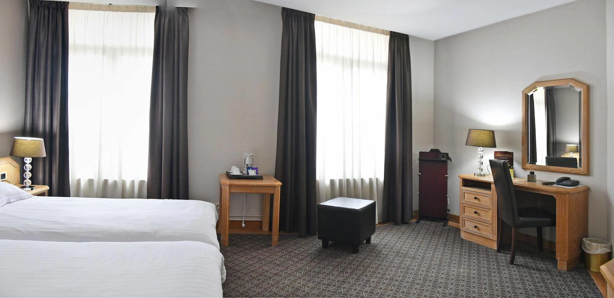 Le Grand Hotel Saint-Quentin  Bagian luar foto