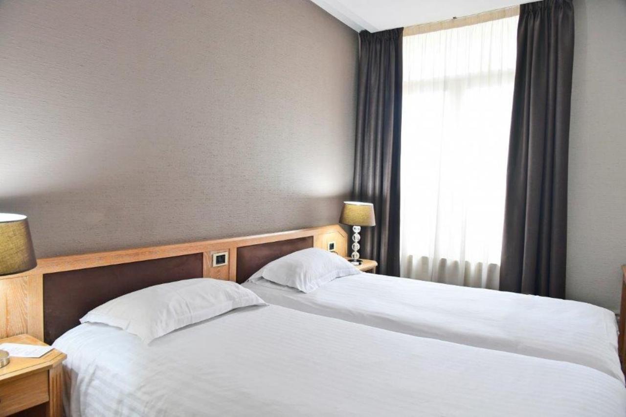Le Grand Hotel Saint-Quentin  Bagian luar foto